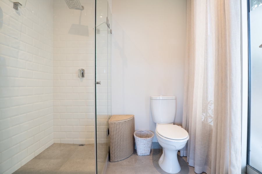 3 Bedroom Property for Sale in Clovelly Western Cape